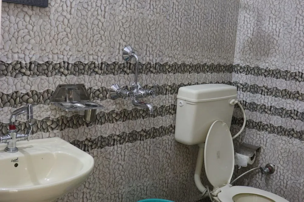 24/7 Hot & Cold Water Supply